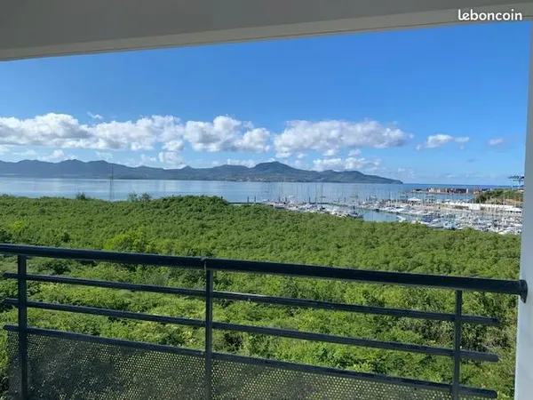 Grand T4 vue marina Etang Z'abricot