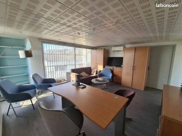 BUREAUX 250 m² SAINT LAURENT DU VAR