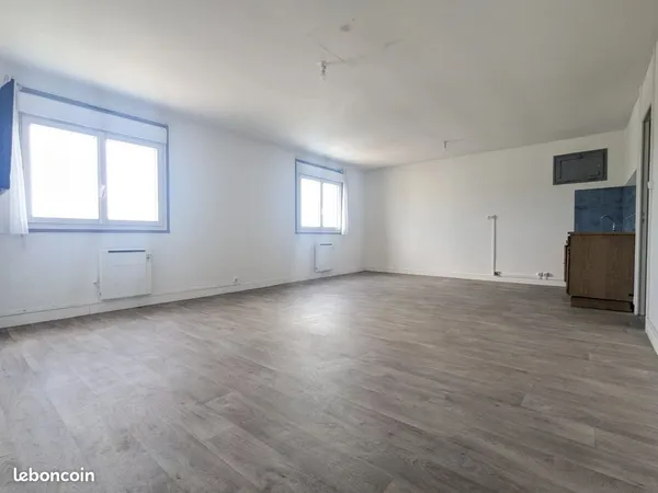 Bureaux 76 m² Évreux