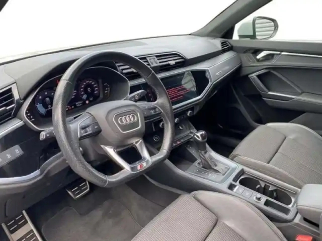 Audi Q3 35 tdi 150 ch s tronic 7 s line — photo 9