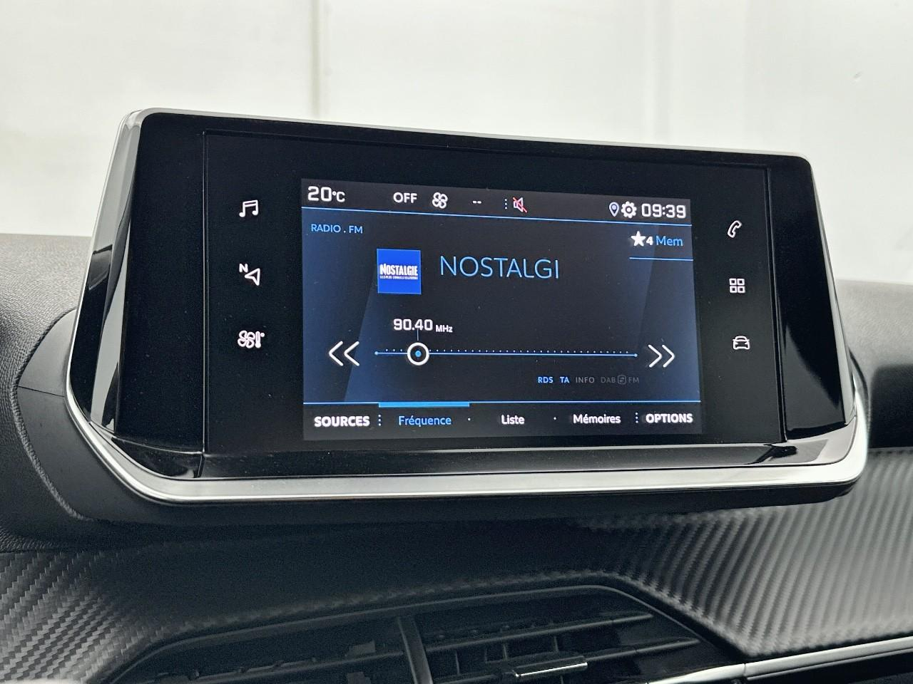 Peugeot 2008 puretech 100 s&s bvm6 style — photo 22