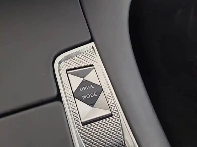 Ds Ds 7 ds7 crossback hybride e-tense 300 eat8 4x4 — photo 42