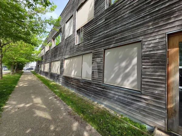 Bureaux 884 m²
