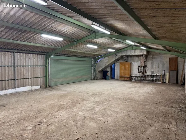 Hangar fermé 125 m² - Stockage / Atelier privé - Chusclan (30200)
