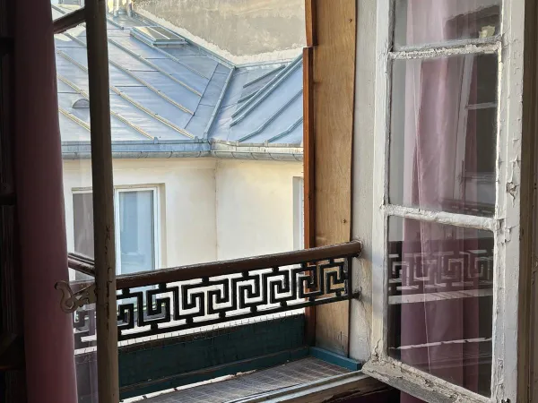 Nous vendons un appartement à rénover à 50 m de Notre-Dame