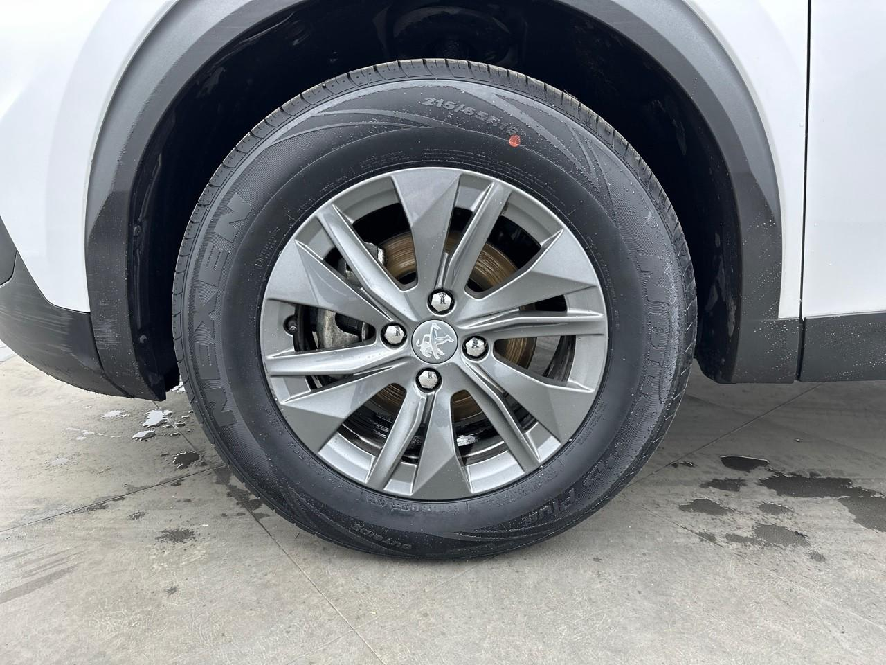 Peugeot 2008 puretech 100 s&s bvm6 style — photo 14