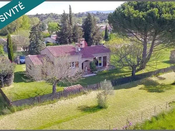 Villa de 74m² sur 2682m² de terrain clos