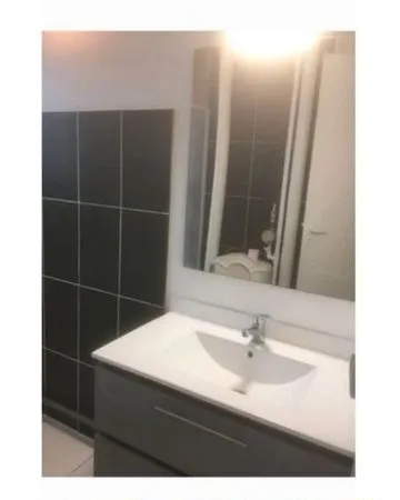 A vendre f2 à la roseraie