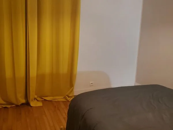 Chambre meublée