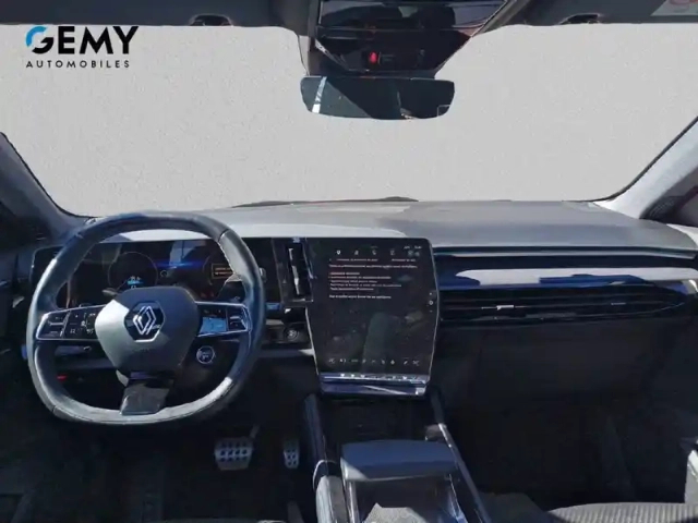 Renault Austral e-tech hybrid 200 — photo 8
