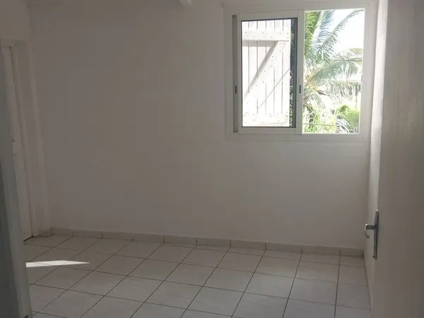 Maison mitoyenne f3