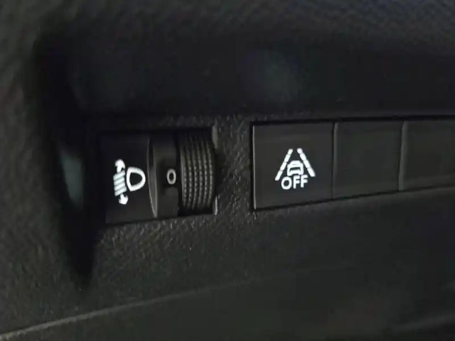 Peugeot 2008 puretech 100 s&amp;s bvm6 — photo 59