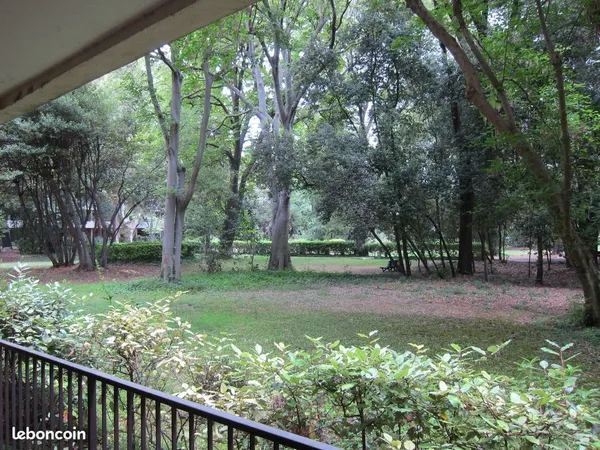 Montpellier Boutonnet F2 70 m² terrasse parking piscine