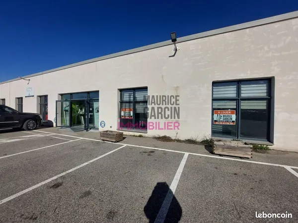 Local commercial 110 m² Carpentras