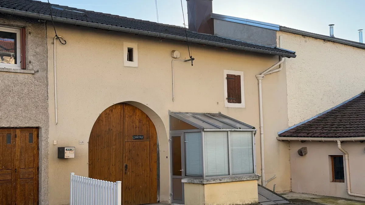 Photo 1