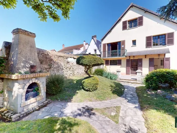 MAISON DE VILLE DE CARACTÈRE - CHARTRES