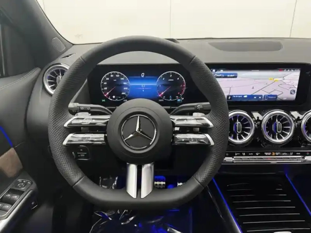 Mercedes Gla 200 d amg line — photo 19