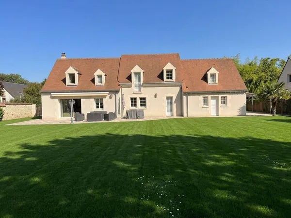 Maison 10 pièces 253 m²