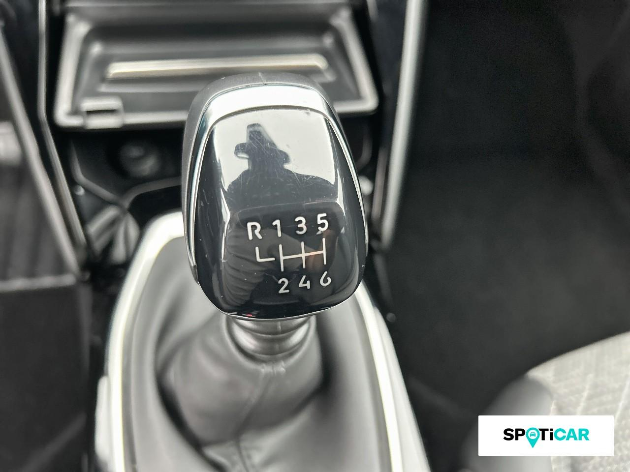 Peugeot 2008 puretech 100 s&s bvm6 allure — photo 14