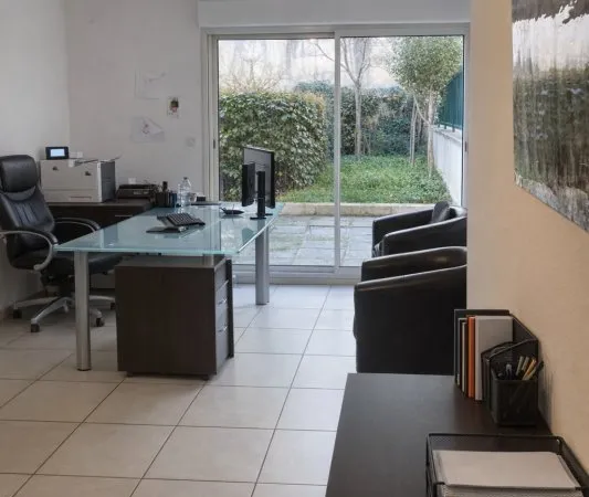 Local commercial 5 pièces 109 m²