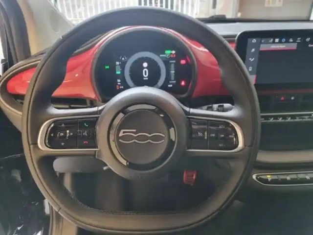 Fiat 500 e 118ch (red) my25 — photo 13