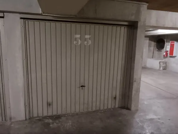 Location Box 13m3 centre Aix en Provence
