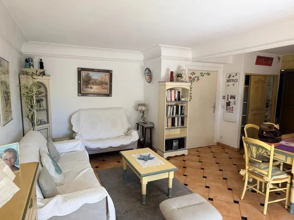 CHARMANT APPARTEMENT 3 PIÈCES À SAINTE-MAXIME