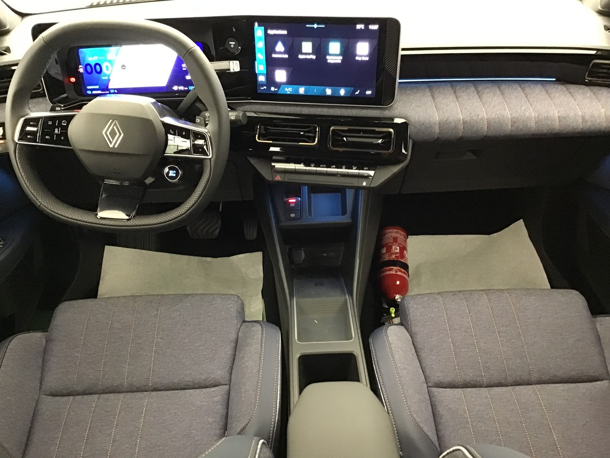 Renault R4 — photo 11