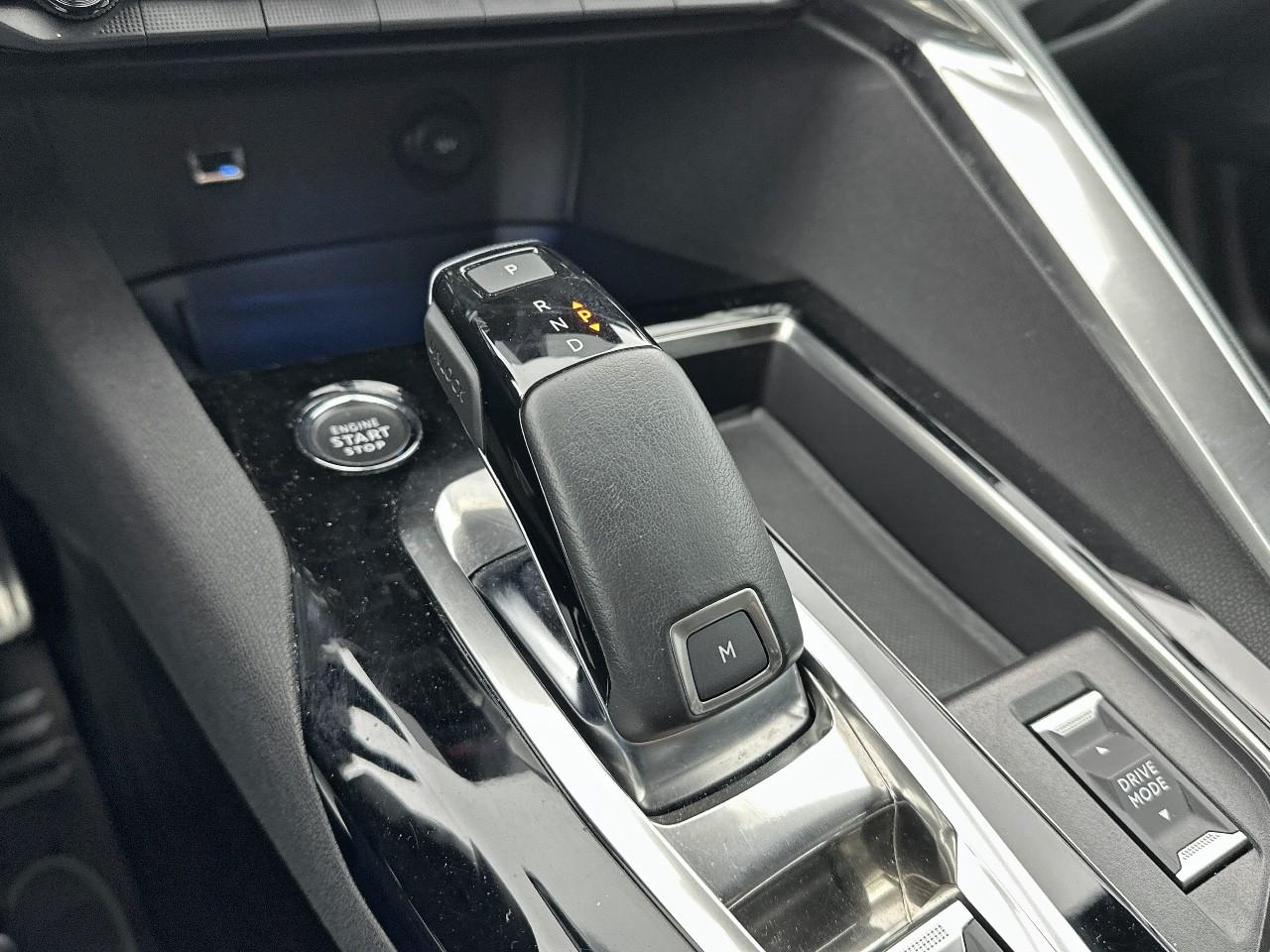 Peugeot 3008 puretech 130ch s&s eat8 gt — photo 23