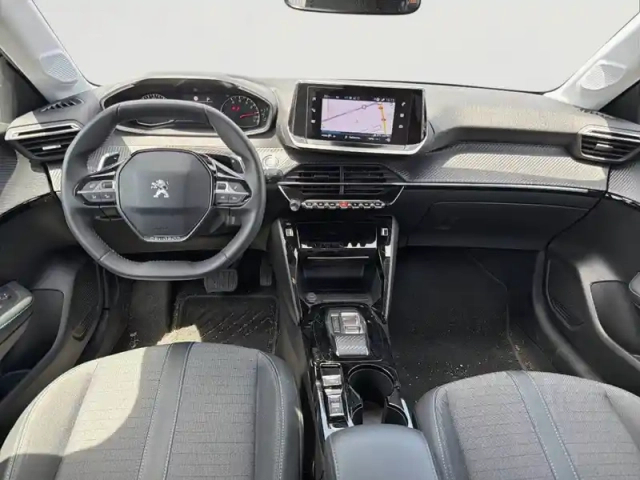 Peugeot 208 puretech 100 s&amp;s eat8 — photo 8
