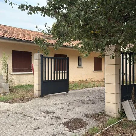 Appartement / Maison T4 avec 3 chambres en cours d'ameublement
