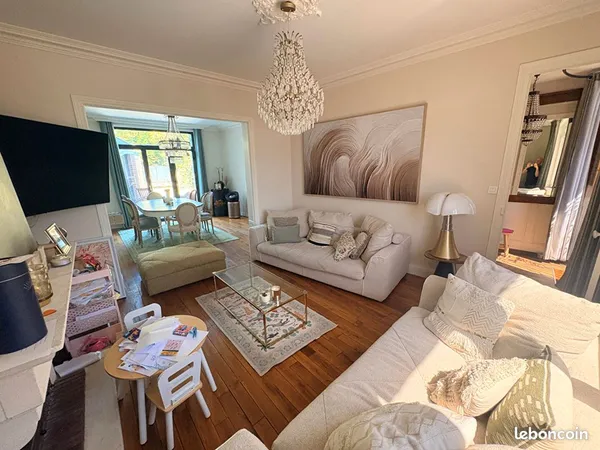 Maison 7 pièces 194 m²