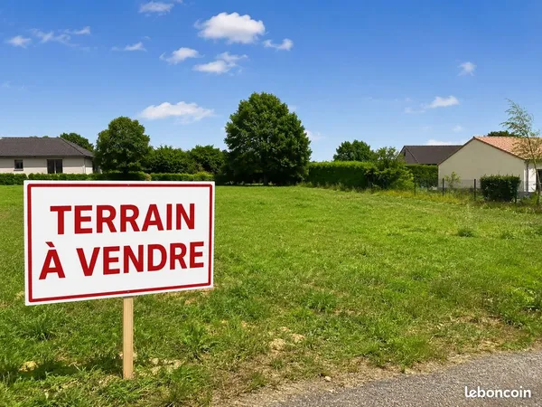 Terrain à bâtir de 370 m² à SAINT-MARTIN-DE-CRAU (13)