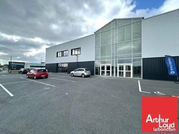 Local commercial 230 m² POITIERS