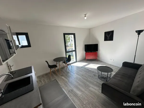 A louer T2 recent meublé eau elec internet tout inclus 100m INSA La Doua