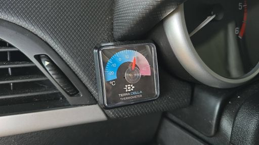 Peugeot 207 1.4 HDi 68 - Plus – 2013 – 118433 km – Diesel – Boîte Manuelle — photo 17