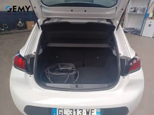 Peugeot 208 electrique 50 kwh 136ch — photo 6