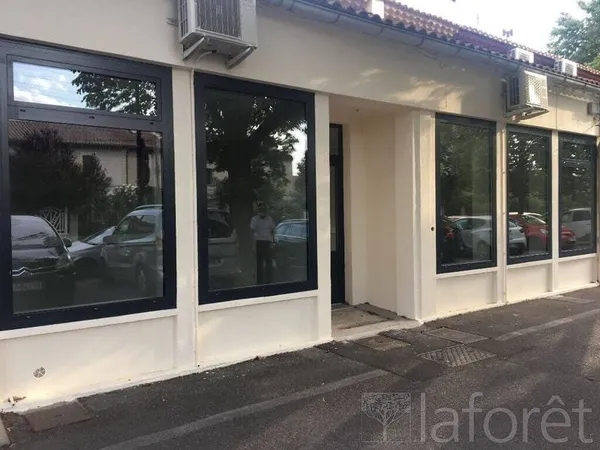 Local commercial 43 m²