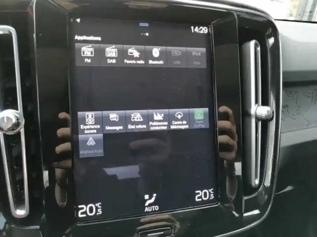 Volvo Xc40 t5 recharge 180+82 ch dct7 — photo 22