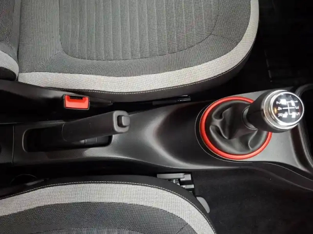 Renault Twingo iii sce 65 - 21 — photo 30