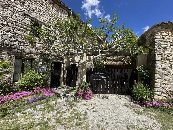 Achat : Maison Montsalier (04150)
