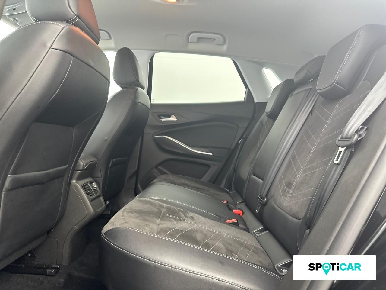 Opel Grandland 1.2 turbo 130ch gs line — photo 10