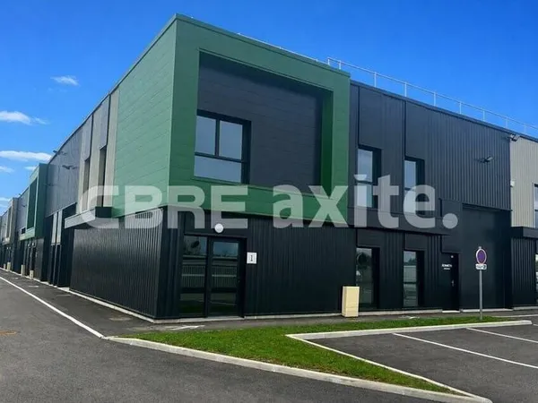 Local d'activité 222 m²