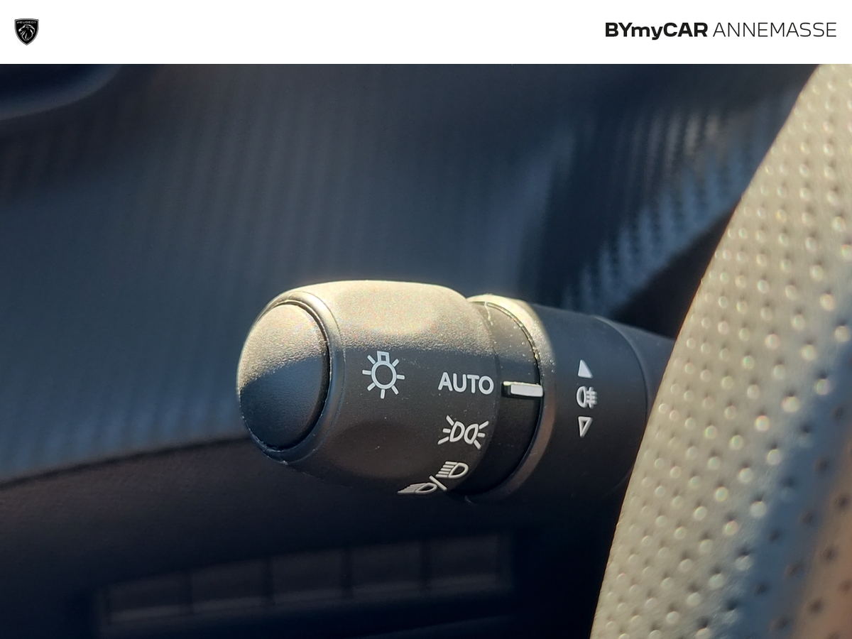 Peugeot 2008 Hybrid 145 e-DCS6 — photo 28
