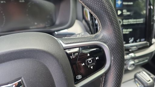 Volvo XC60 2.0 D4 190 Geartronic8 - R-Design – 2018 – 152000 km – Diesel – Boîte Automatique — photo 21