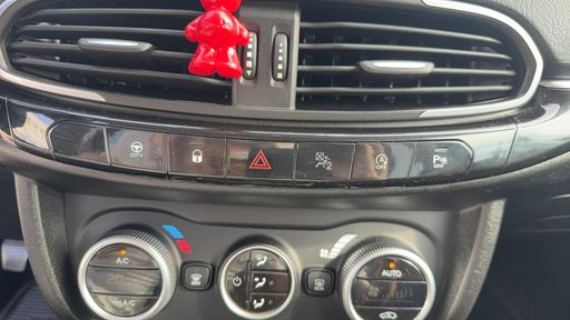 Fiat Tipo Cross 1.6 MultiJet 130 - Pack – 2021 – 81398 km – Diesel – Boîte Manuelle — photo 13