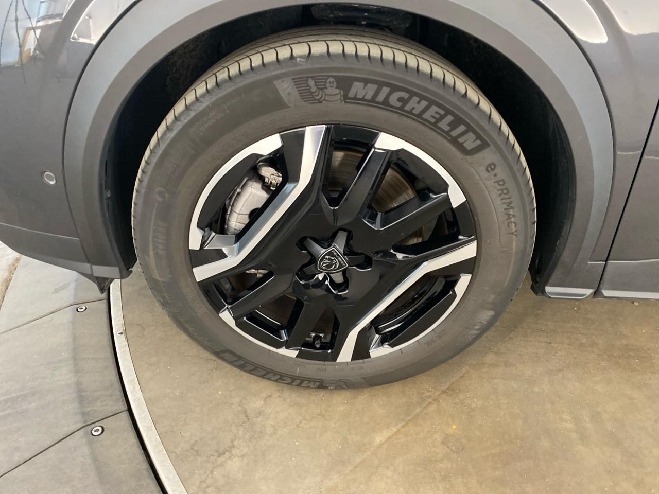 Peugeot 3008 electrique 210 ch 73 kwh allure — photo 11