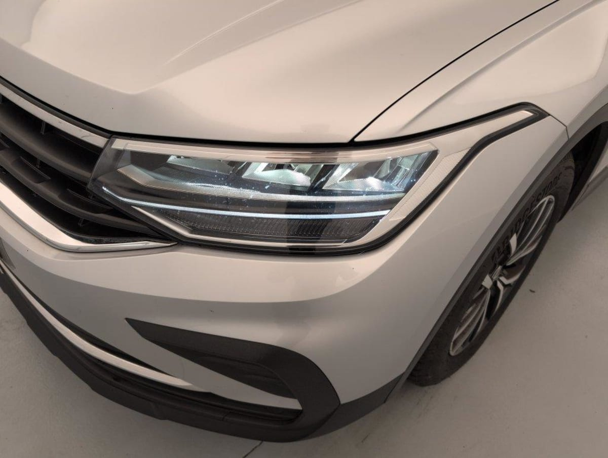 Volkswagen Tiguan — photo 20