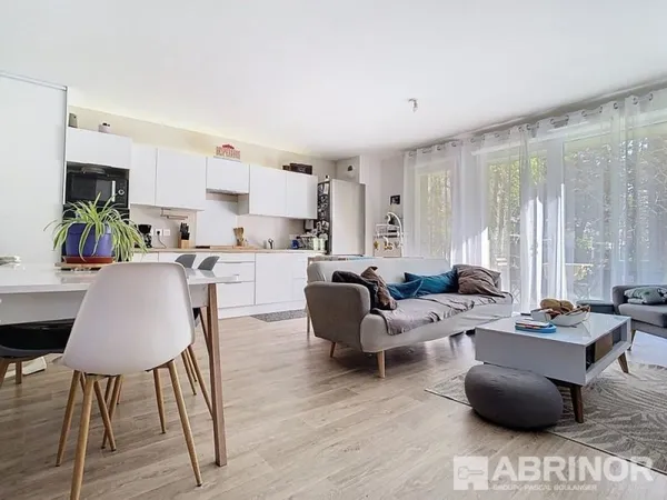 Appartement T3 moderne avec terrasse à Lille-Hellemmes
