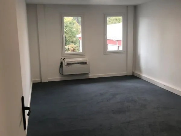 Bureau 21 m² - 350 CC - Sans frais de bail